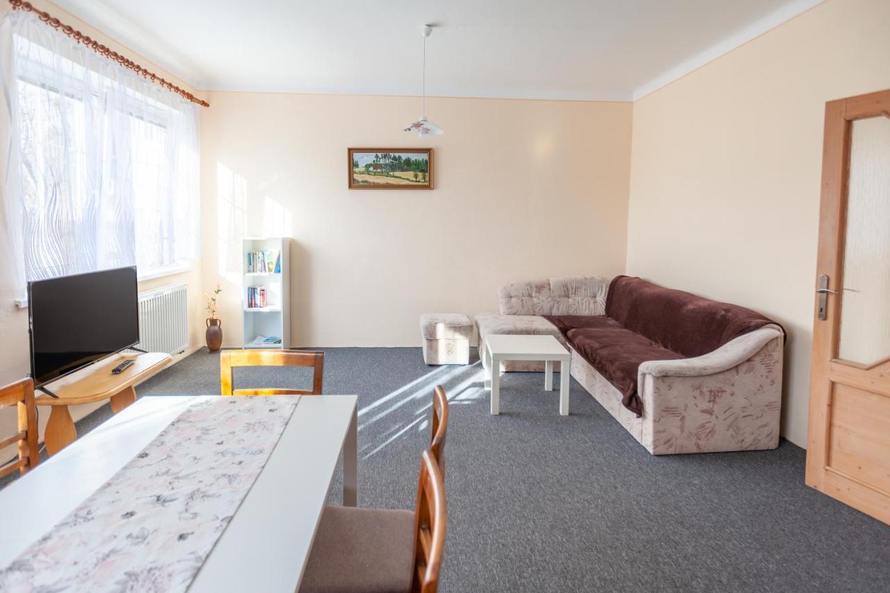 Apartmany Domek U Lesa Bítov Exteriör bild
