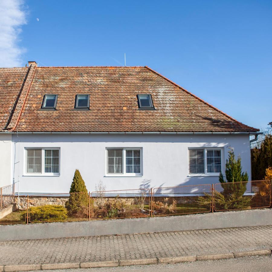 Apartmany Domek U Lesa Bítov Exteriör bild