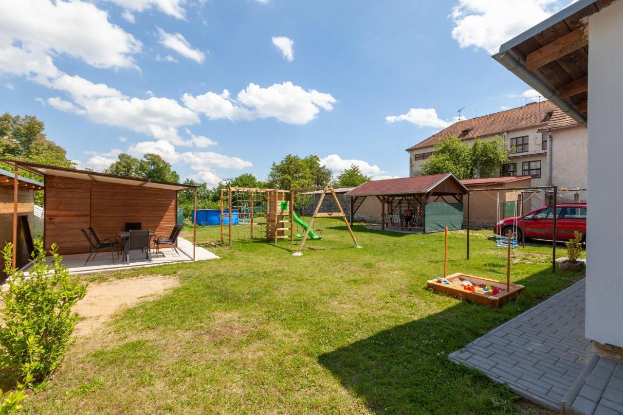 Apartmany Domek U Lesa Bítov Exteriör bild